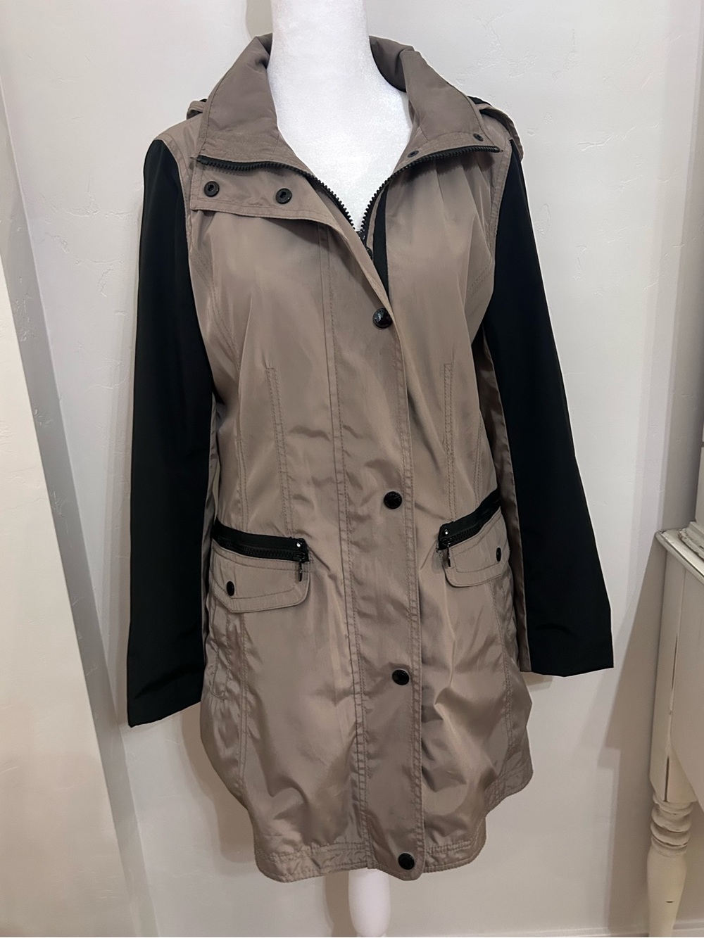 Laundry By Shelli Segal Taupe and Black Hooded Utility  Rain Coat Jacket